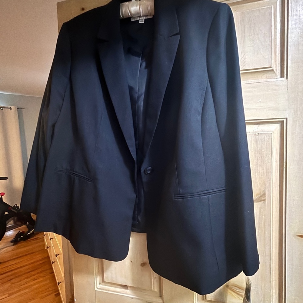 Jones Studio Classic Navy Women's Blazer